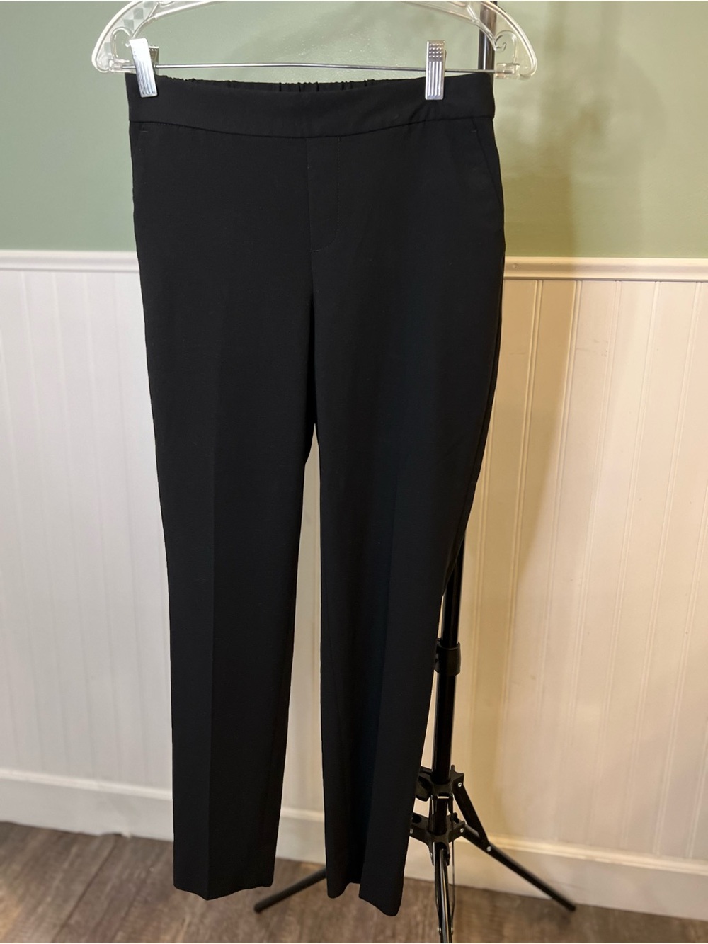 Banana Republic Hayden Black Pull-On Straight Leg Dress Pants. Size 0
